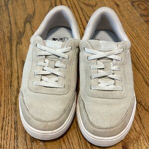 Kizik canvas kids size 13